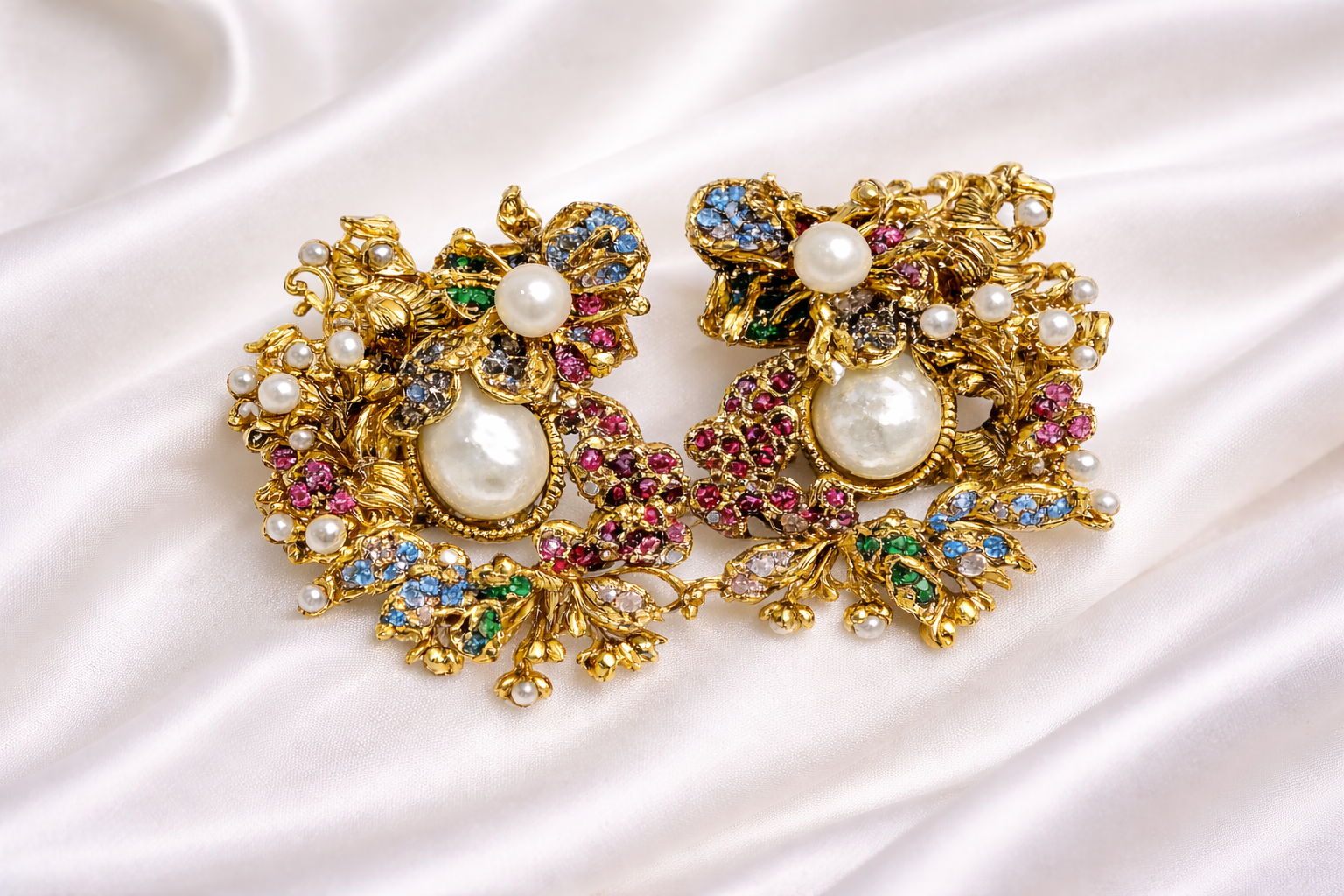 Moonarch Handcrafted Pearl Earrings